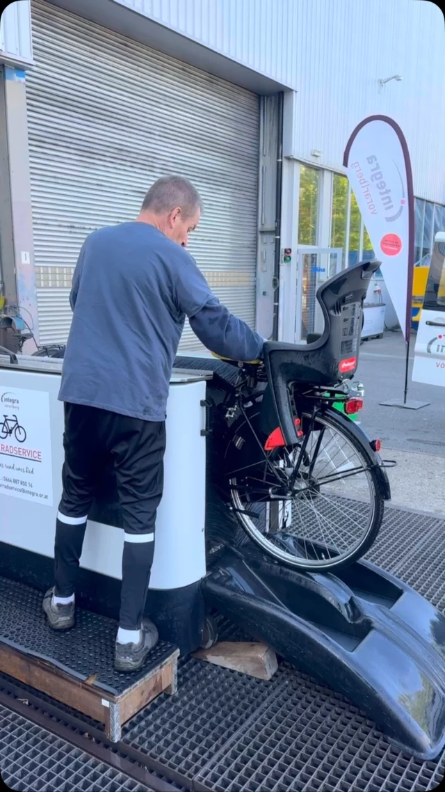 Unsere fleißigen Radfahrer und Radfahrerinnen werden heute mit einem sauberen Fahrrad belohnt. @integra_vorarlberg 💪🏻🚴🏼‍♀️